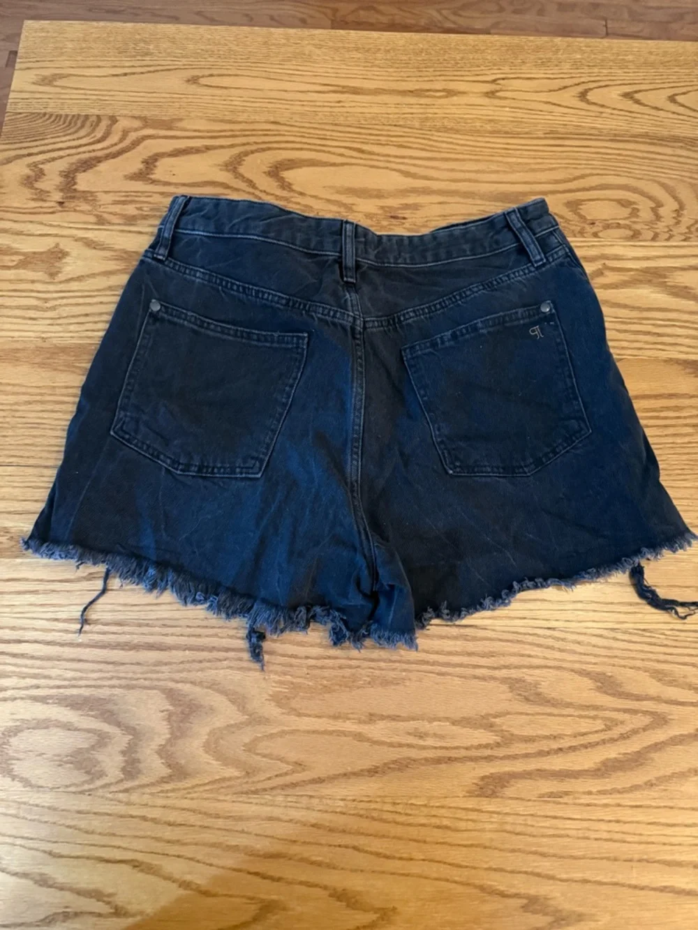 Pilcro Black Distressed High-Rise Women’s Shorts with mesh Underlay - Picture 3 of 3